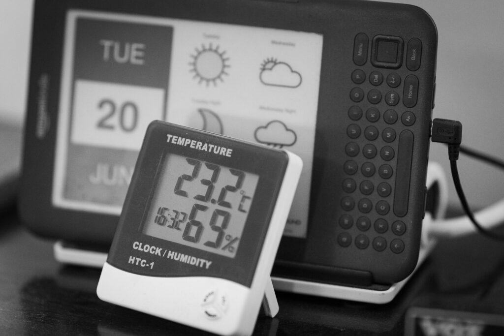 Thermometer showing 23.2C